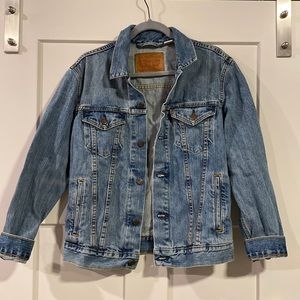 Womens Levi denim jacket